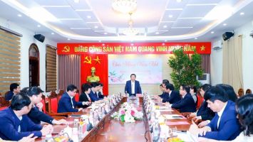 Đồng chí Nguyễn Xuân Thắng làm việc với Ban Thường vụ Tỉnh ủy Nghệ An