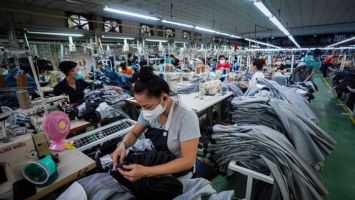 Người lao động đi làm trong những ngày Tết 2023 được hưởng lương thế nào?