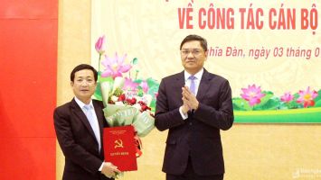 Trao quyết định bổ nhiệm Bí thư Huyện uỷ Nghĩa Đàn