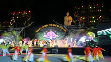 Ấn tượng, hấp dẫn Chương trình nghệ thuật 'Vang mãi bài ca kết đoàn'