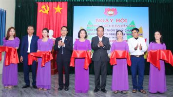 Phó Chủ tịch Thường trực HĐND tỉnh tham gia ngày hội Đại đoàn kết toàn dân tộc tại Thanh Chương