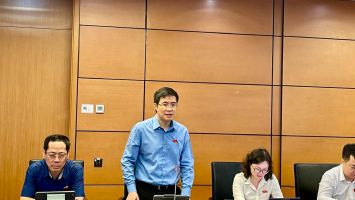 Đại biểu Quốc hội Hoàng Minh Hiếu: Xem xét việc quy định xe công nghệ được xếp vào loại hình xe taxi và quyền của hành khách trong hoạt động vận tải hành khách đường bộ