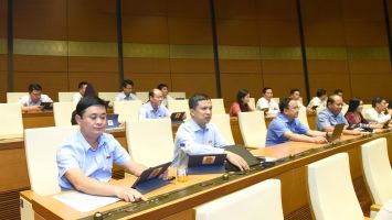 Tuần làm việc cuối cùng của Kỳ họp thứ 6: Quốc hội biểu quyết thông qua 5 dự án luật