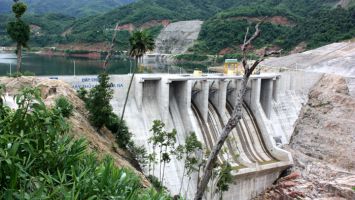 Cử tri đề nghị tổ chức khảo sát lại hệ lụy do xây dựng thủy điện gây ra để có giải pháp lâu dài