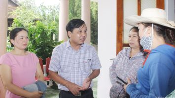 Quan tâm tiếp nhận, giám sát việc giải quyết ý kiến, kiến nghị và đơn thư để đáp ứng nguyện vọng của cử tri và Nhân dân