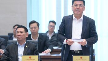 Bộ trưởng Công Thương giải trình về tình trạng bán xăng nhỏ giọt