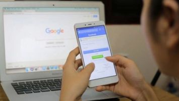 Công chức, viên chức có nên sử dụng mạng xã hội trong giờ làm việc?