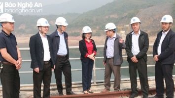 Đoàn ĐBQH tỉnh giám sát việc thực hiện chính sách, pháp luật về phát triển năng lượng tại Quế Phong