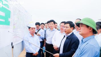 Bộ trưởng Bộ Giao thông vận tải đốc thúc tiến độ Dự án đường bộ cao tốc Bắc - Nam đoạn qua Nghệ An