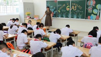 Sở Giáo dục và Đào tạo trả lời cử tri các phường Nghi Hoà, Nghi Tân, Nghi Thuỷ, Thị xã Cửa Lò về chênh lệch mức thu học phí