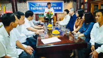 Trao tặng tủ sách của nhạc sĩ Nguyễn Tài Tuệ cho quê nhà