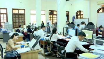 Nhiều vướng mắc nảy sinh khi làm thủ tục hành chính trực tuyến.