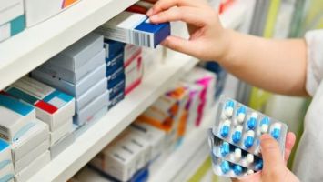 Thủ tướng yêu cầu khắc phục tình trạng thiếu thuốc, thiếu trang thiết bị y tế