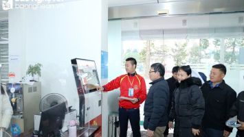 Phó Chủ tịch Thường trực UBND tỉnh kết luận về hoạt động của Trung tâm Phục vụ hành chính công tỉnh Nghệ An