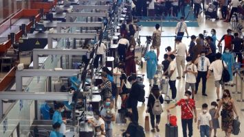 Cục Hàng không yêu cầu các hãng bay không tăng giá vé 'vượt trần'