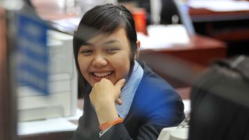 Chính phủ cam kết cải cách tiền lương, nâng cao đời sống cán bộ, công viên chức