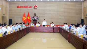 Chủ tịch UBND tỉnh yêu cầu tăng cường trách nhiệm trong việc xây dựng Nghị quyết trình HĐND tỉnh