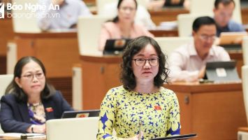 Đại biểu Quốc hội đoàn Nghệ An tha thiết đề nghị sớm sửa luật để kiểm soát, hạn chế sử dụng thuốc lá điện tử