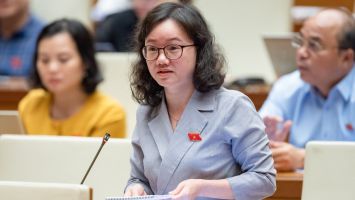 Triển khai dự án hồ Ka Pét để người dân không còn phải đào giếng giữa lòng sông tìm nước