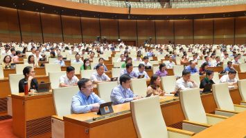 Quốc hội thảo luận ở hội trường về dự án Luật Đất đai (sửa đổi)