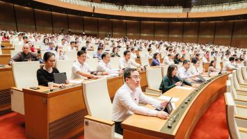 Quốc hội chốt việc bỏ quy định thời hạn còn lại của hộ chiếu từ 6 tháng trở lên mới đủ điều kiện xuất cảnh