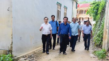 Bộ trưởng Lê Minh Hoan kiểm tra công tác ứng phó trước mùa mưa bão tại huyện biên giới Kỳ Sơn, Nghệ An