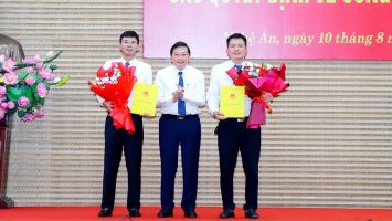 Công bố quyết định bổ nhiệm 2 Phó Giám đốc Sở Kế hoạch và Đầu tư, Sở Nông nghiệp và Phát triển nông thôn Nghệ An