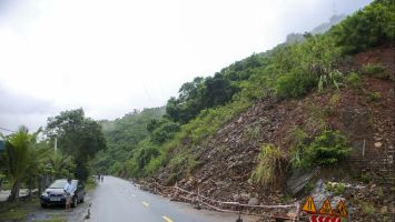 Sở Giao thông vận tải trả lời cử tri khối 4, thị trấn Mường Xén, huyện Kỳ Sơn về xây dựng cống thoát nước trên Quốc lộ 7