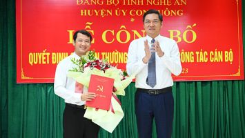 Trao quyết định bổ nhiệm Bí thư Huyện ủy Con Cuông