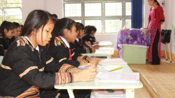Bộ Giáo dục và Đào tạo trả lời kiến nghị cử tri về chế độ chính sách cho học sinh các cấp đối với đồng bào dân tộc thiểu số