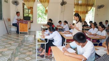 Bộ Nội vụ trả lời kiến nghị cử tri về chính sách thực hiện cơ chế tự chủ trong trường học cấp tiểu học