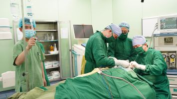 Bệnh viện ĐKTP Vinh ‘hồi sinh’ thành công bệnh nhân hôn mê do chấn thương sọ não