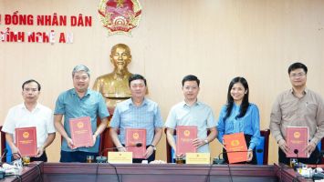 Hội nghị tổng kết công tác thi đua khen thưởng năm 2024 và triển khai nhiệm vụ năm 2025 của Khối Thi đua Tổng hợp.