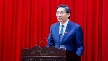 Tiếp tục lãnh đạo, chỉ đạo, triển khai thực hiện có hiệu quả các nhiệm vụ trọng tâm đã xác định trong nhiệm kỳ *