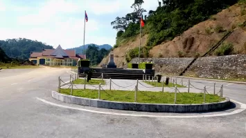 Tạo điều kiện thuận lợi cho phương tiện cơ giới đường bộ qua lại biên giới Việt Nam - Lào qua cửa khẩu phụ