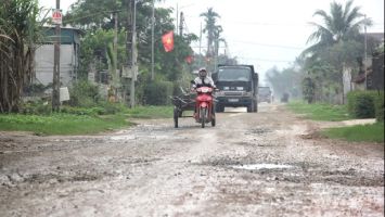 Sở Giao thông - vận tải trả lời cử tri xã Hậu Thành, huyện Yên Thành về đầu tư xây dựng mương kẹp đường thoát nước có nắp đậy khoảng hơn 200 mét trên tuyến Tỉnh lộ 538E