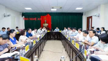 Phó Chủ tịch Thường trực UBND tỉnh Lê Hồng Vinh tiếp công dân định kỳ tháng 4/2024