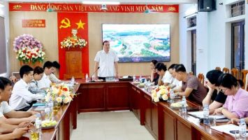 Ban Văn hóa - Xã hội HĐND tỉnh khảo sát việc triển khai xây dựng trường tiên tiến theo xu thế hội nhập quốc tế tại thành phố Vinh