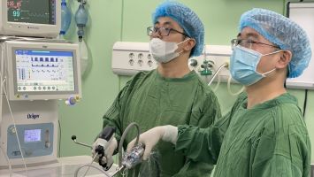 Phẫu thuật nội soi tuyến giáp qua đường miệng an toàn và thẩm mỹ tại Bệnh viện ĐKTP Vinh
