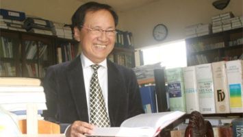 HÀM CHÂU – Nhà báo khoa học hàng đầu