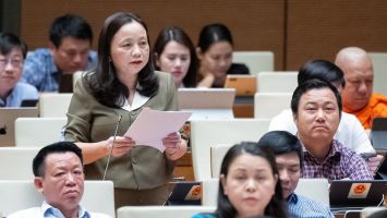 ĐBQH Cầm Thị Mẫn (Thanh Hóa): Ưu tiên đầu tư phát triển địa bàn miền Tây Nghệ An cũng là tâm tư, nguyện vọng chung của cử tri các địa bàn có nhà máy thủy điện trong cả nước