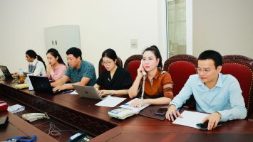 28 lượt cử tri gọi điện qua đường dây điện thoại trực tuyến trong ngày làm việc đầu tiên kỳ họp thứ 21, HĐND tỉnh khóa XVIII