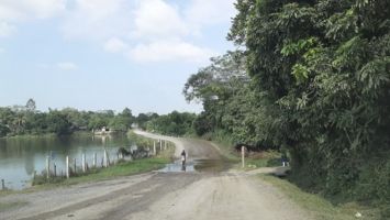 Quan tâm xử lý hệ thống mương thoát nước, cống thoát nước hai bên trục đường Quốc lộ 48E