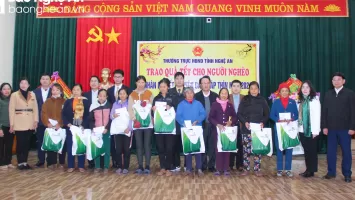 Nỗ lực quan tâm, chăm lo người có công với cách mạng, hộ nghèo, nhân sĩ, trí thức, văn nghệ sĩ, lực lượng vũ trang… nhân dịp Tết Nguyên đán và các lễ kỷ niệm