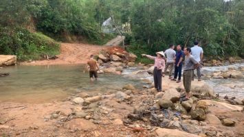 Ban Kinh tế - Ngân sách HĐND xã Tam Hợp khảo sát ý kiến phản ánh của cử tri trên địa bàn