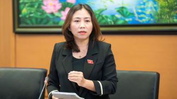 Đại biểu Hoàng Thị Thu Hiền (Đoàn ĐBQH tỉnh Nghệ An) đề xuất nhiều giải pháp nâng cao chất lượng dân số và bảo đảm cân bằng giới tính khi sinh