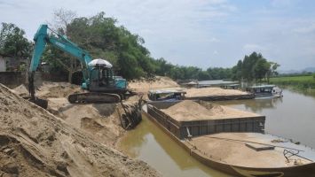 Tăng cường quản lý khai thác cát trên sông Lam bằng thiết bị giám sát hành trình