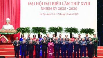 Bộ Chính trị, Ban Bí thư: Tiếp tục bố trí cán bộ không phải người địa phương