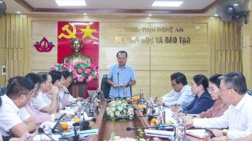 Đoàn giám sát của HĐND tỉnh Nghệ An làm việc với Sở Giáo dục và Đào tạo về quy hoạch mạng lưới trường, lớp