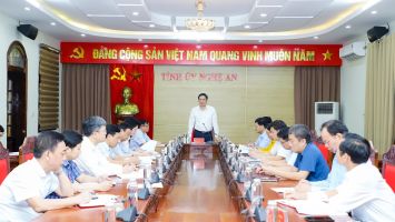 Thường trực Tỉnh ủy Nghệ An làm việc với các cơ quan tham mưu, giúp việc Tỉnh ủy